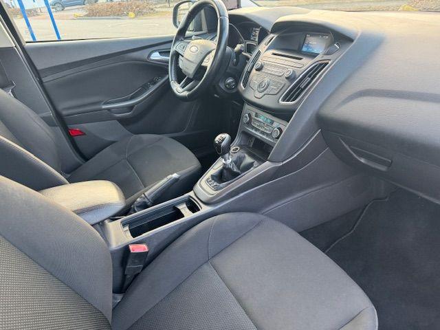 Ford FOCUS Wagon 1.0 125pk Titanium Edition Airco/ECC,Cruise, Stof, Gebruikt, Zwart, Handgeschakeld