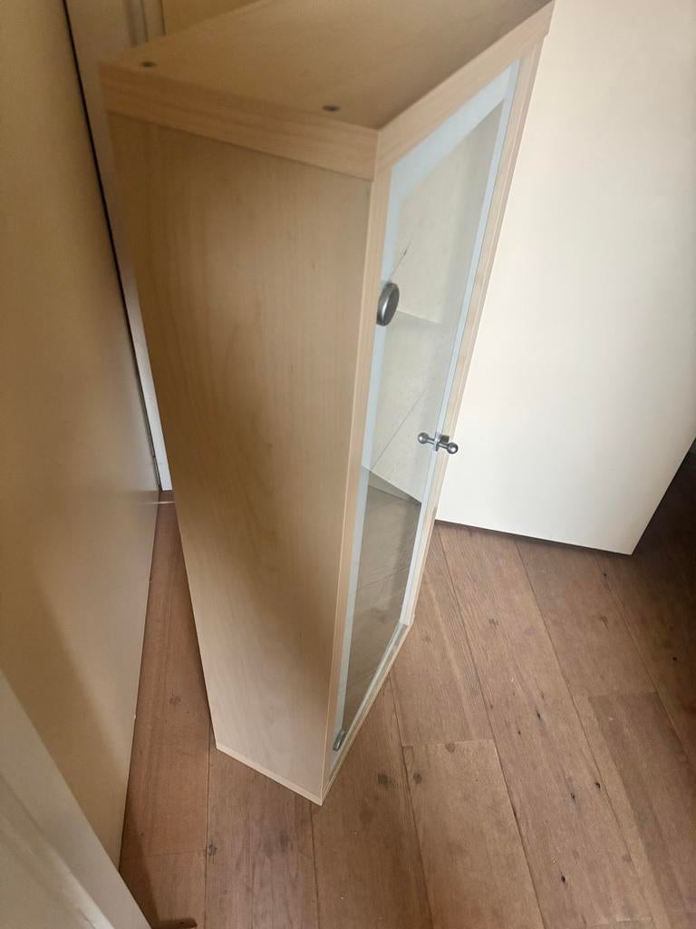 Medicijnkastje met glazen planken en twee wasmand, Huis en Inrichting, Kasten | Vitrinekasten, Ophalen, Minder dan 50 cm, Gebruikt