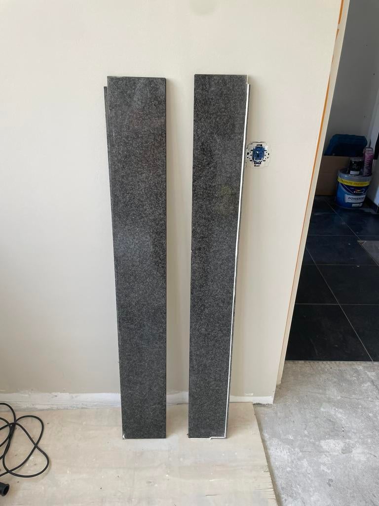 2 granieten vensterbanken, Doe-het-zelf en Verbouw, Tegels, Ophalen, 60 cm of meer, Gebruikt, Graniet