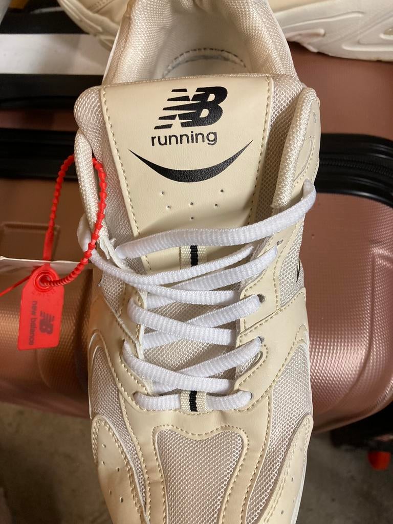 New nieuw balance maat 43 gloednieuwe, Kleding | Heren, Schoenen, Ophalen of Verzenden, Nieuw