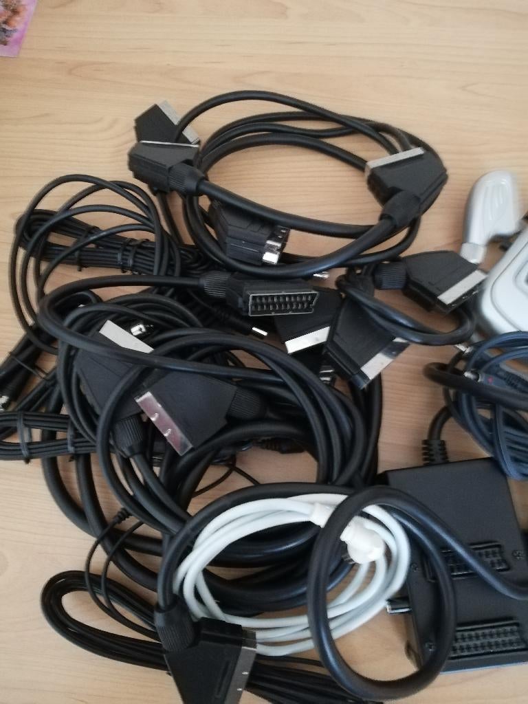 div goede aansluit kabels voor TV/CD/DVD/Schotel, Audio, Tv en Foto, Audiokabels en Televisiekabels, Ophalen of Verzenden, Gebruikt