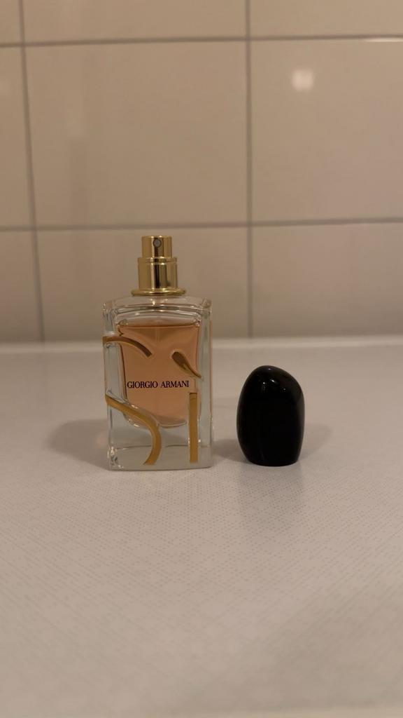 Giorgio Armani Sì 50ML, Sieraden, Tassen en Uiterlijk, Uiterlijk | Parfum, Zo goed als nieuw, Ophalen of Verzenden