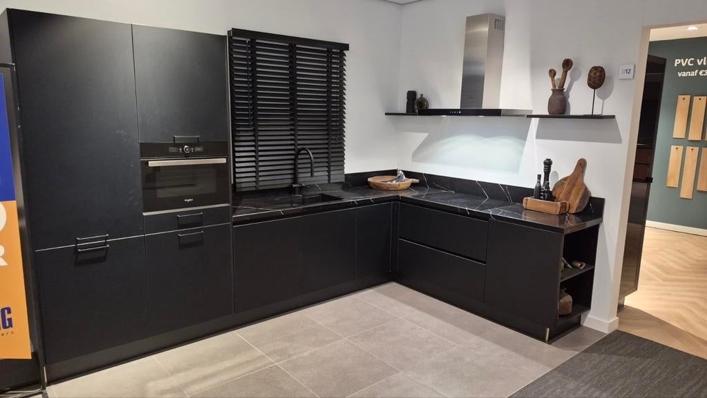 Showroomkeuken zwart, Ophalen