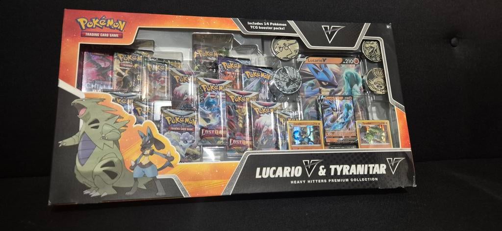 Pokémon Heavy Hitters Premium Collectie Box, Hobby en Vrije tijd, Ophalen of Verzenden