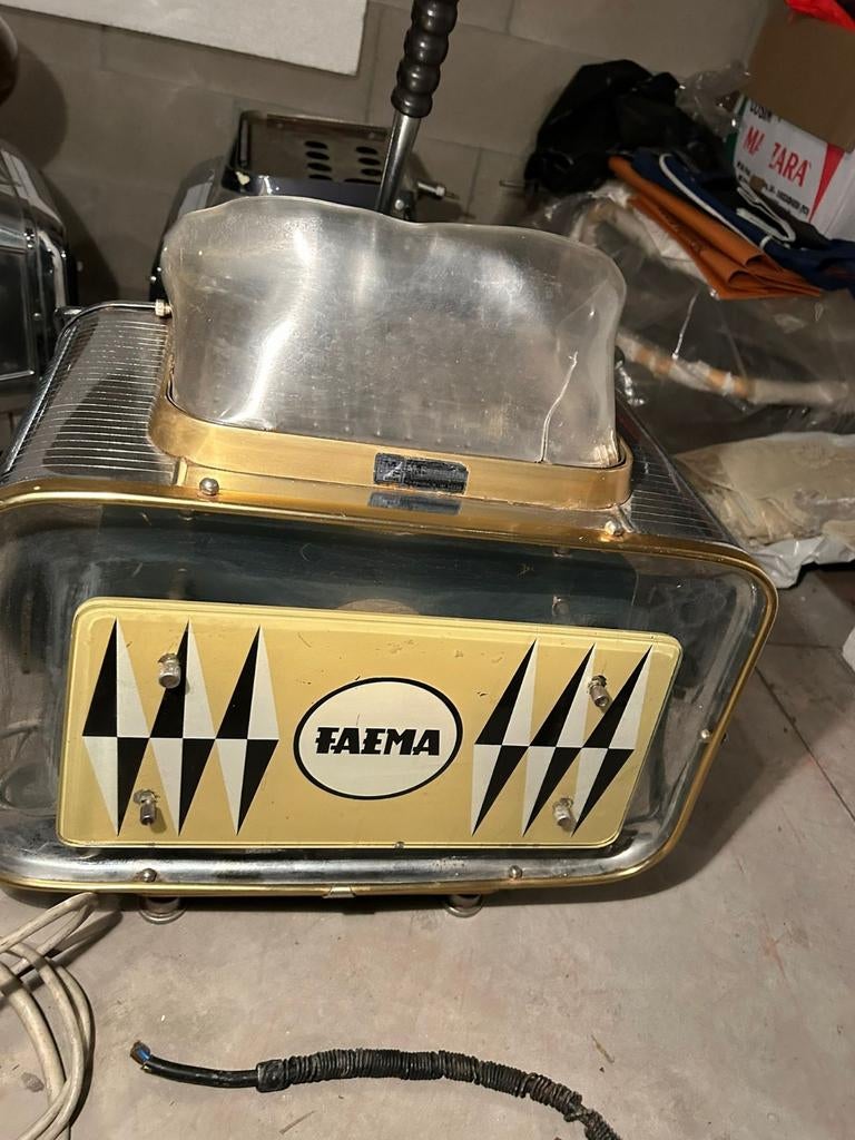 Vintage Faema Urania Espresso Machine - Klassieke Lever, Stoompijpje, Espresso apparaat, Gemalen koffie, Ophalen of Verzenden