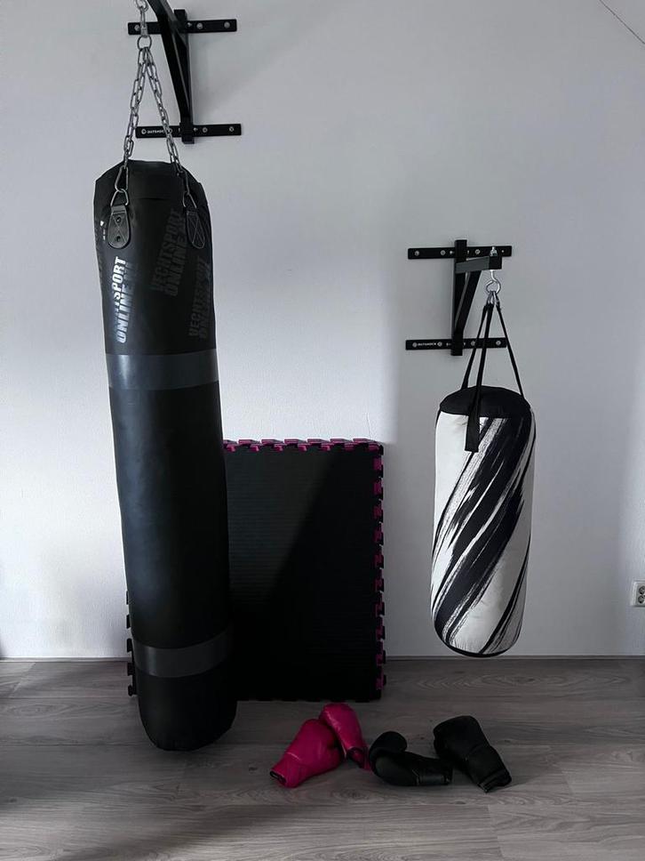 Set Bokszakken met matten en handschoenen, Sport en Fitness, Boksen, Zo goed als nieuw, Bokszak, Ophalen