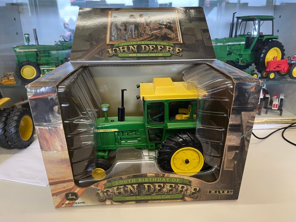 John Deere 4020 200TH Birthday Ertl 1/16 Tractor, Overige merken, Nieuw, Ophalen of Verzenden, Groter dan 1:32
