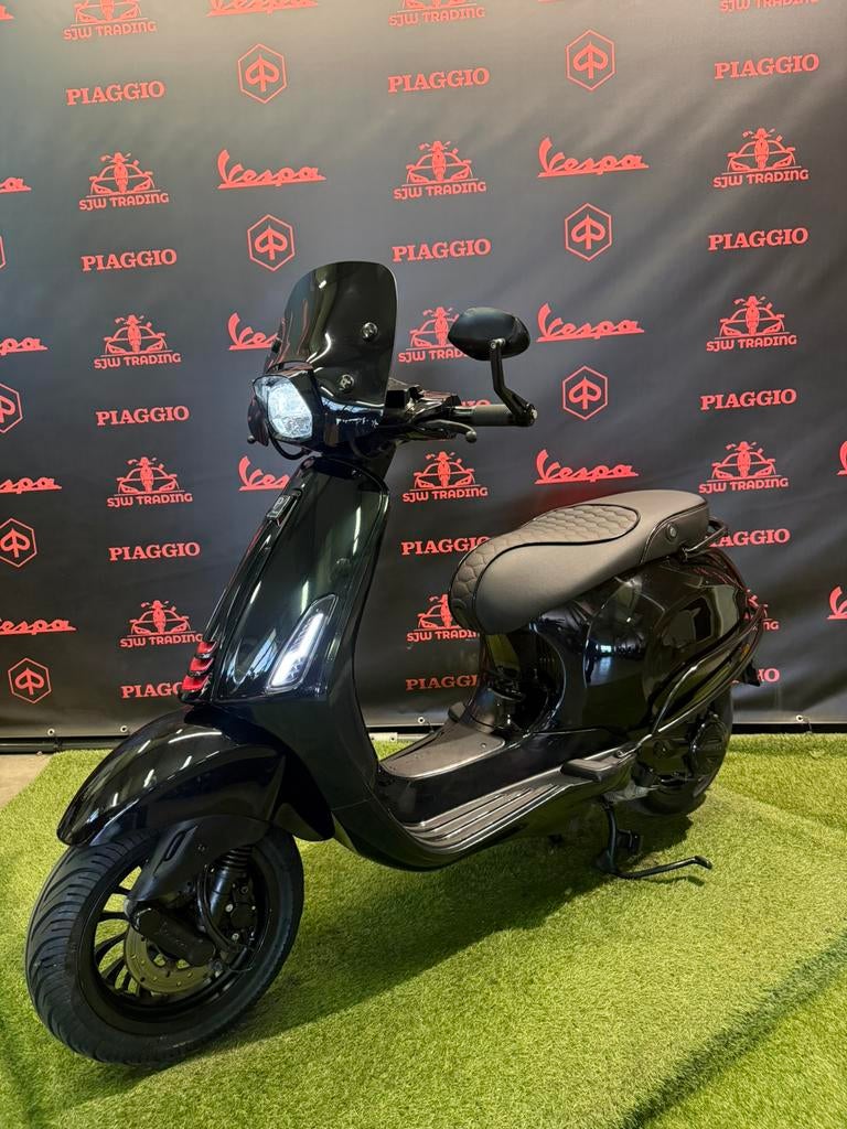 Vespa Sprint 2021 / Black on Black / Malossi 80cc Akrapovic!, Ophalen of Verzenden, Benzine
