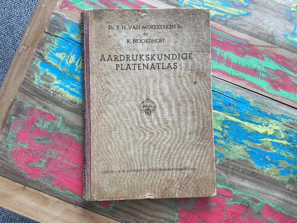 Aardrijkskundige platenatlas, Gelezen, Noordhoff, Ophalen of Verzenden, Landkaart