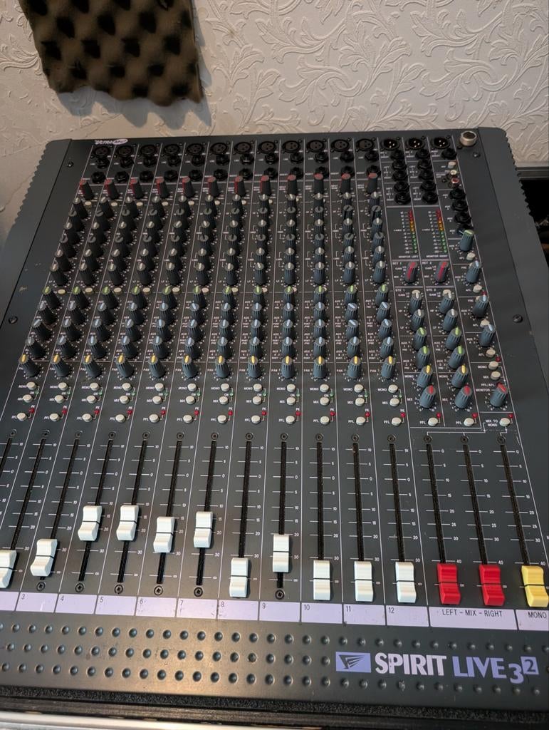 Soundcraft Spirit Live 32 mengpaneel, Ophalen of Verzenden, Gebruikt, 10 tot 20 kanalen