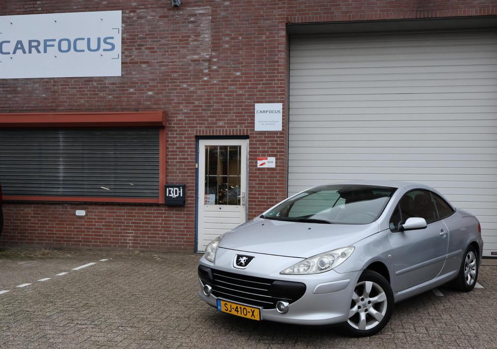 Peugeot 307 CC 2.0-16V APK Leder, Auto's, Peugeot, Voorwielaandrijving, Stof, Gebruikt, Cabriolet