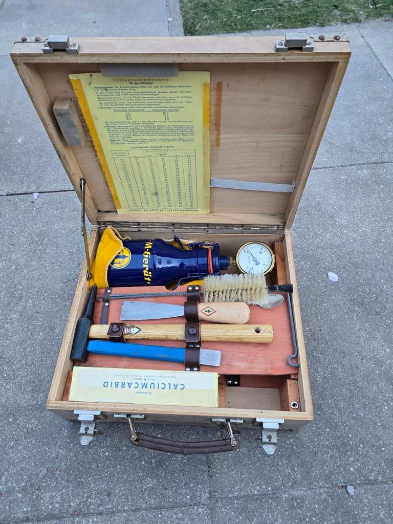 Oude carbid vochtmeter set in houten kist, Ophalen of Verzenden