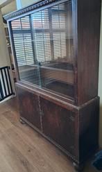 Vitrinekast donker hout met bolpoten, Huis en Inrichting, Ophalen of Verzenden