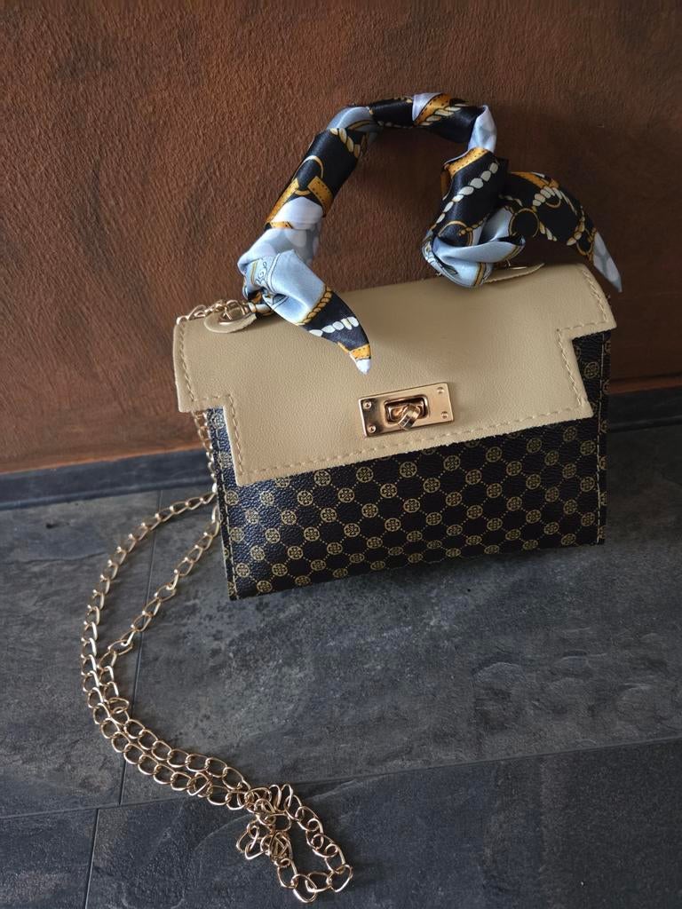 Schoudertasje met ketting en sjaaltje, Ophalen of Verzenden, Zo goed als nieuw, Zwart, Schoudertasje