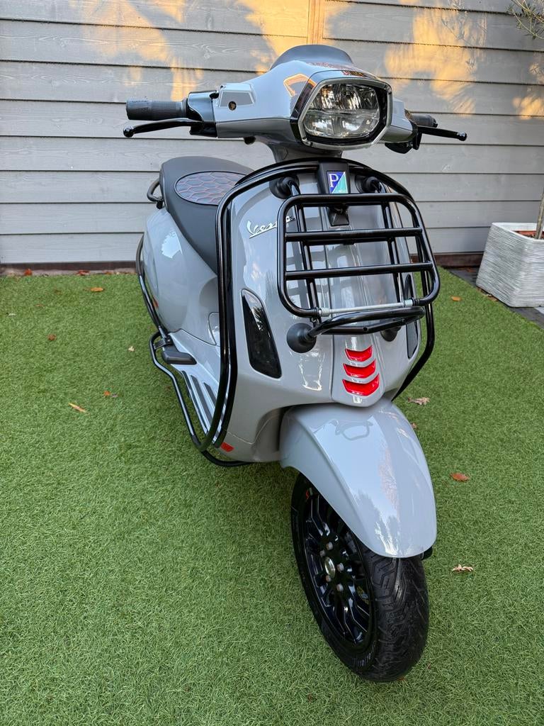Stijlvolle Vespa Scooter, Fietsen en Brommers, Scooters | Vespa, Ophalen, Overige modellen, Maximaal 45 km/u, Zo goed als nieuw