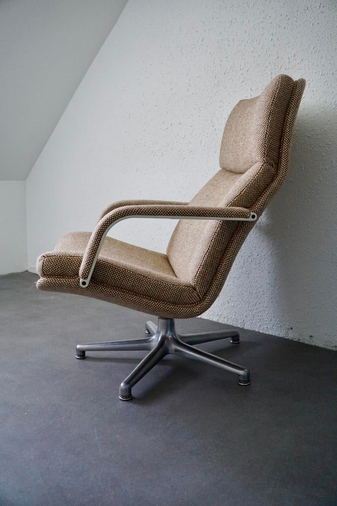 Vintage Artifort F154, spinpoot, nieuw gestoffeerd, Huis en Inrichting, Fauteuils, Ophalen, 75 tot 100 cm, Zo goed als nieuw, Stof