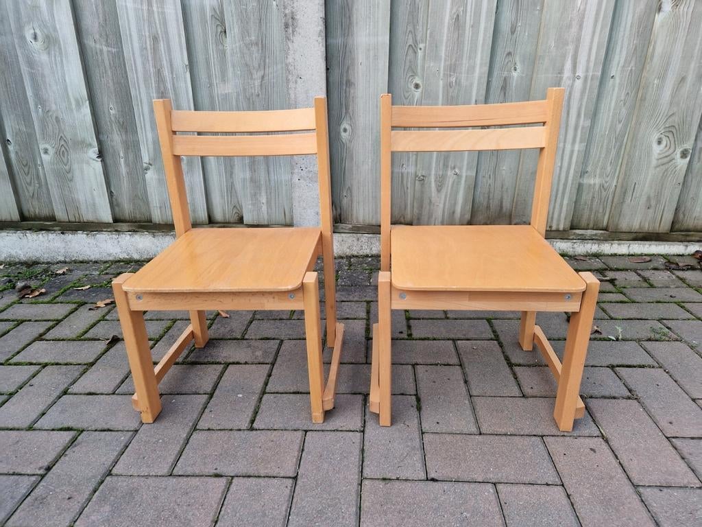 2 Beukenhouten kinderstoelen. 60 cm hoog, zithoogte 30 cm., Ophalen of Verzenden, Zo goed als nieuw, Stoel(en)