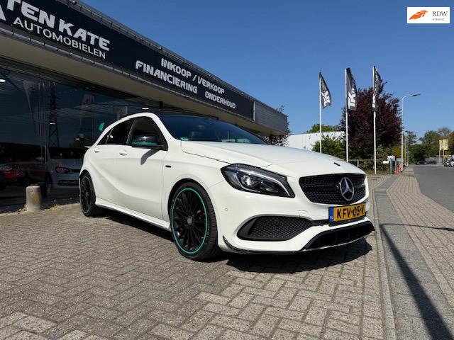 Mercedes-Benz A-klasse 250 MOTORSPORT PETRONAS, Auto's, Voorwielaandrijving, Gebruikt, 4 cilinders, Wit