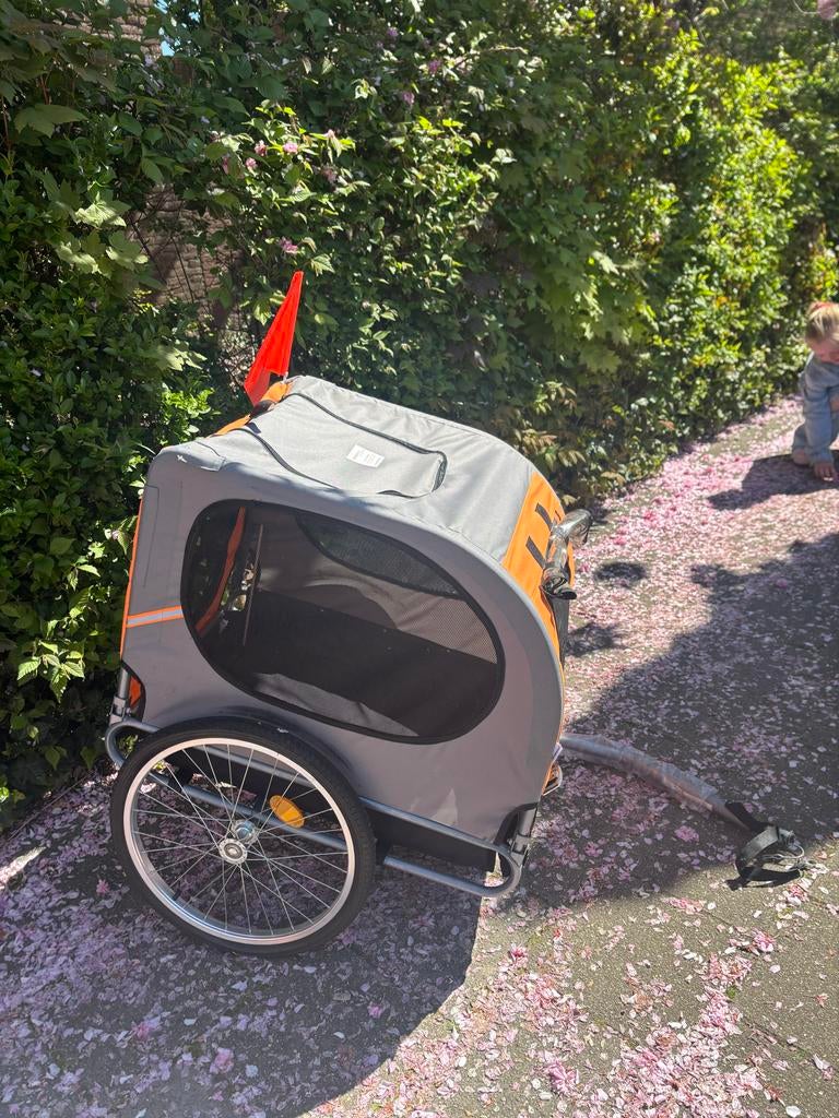 Mooie hondekar zo goed als nieuw nog, Ophalen, Zo goed als nieuw