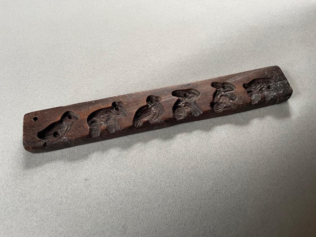 Antiek suikerplankje met paasfiguren 29 cm lang, Ophalen of Verzenden