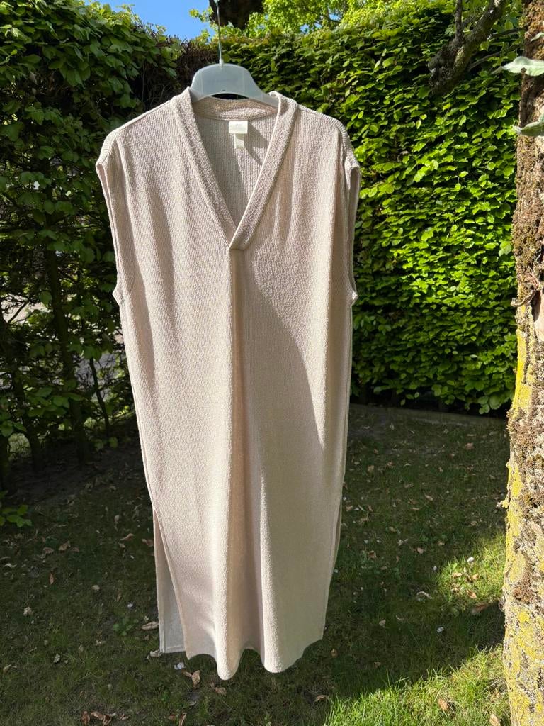 Lange jurk - zandkleur - maat S/M, Kleding | Dames, Jurken, Ophalen of Verzenden, Zo goed als nieuw, Beige, Onder de knie