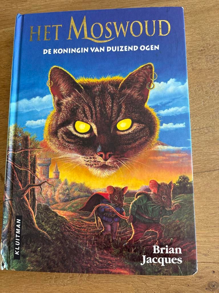 Het Moswoud: De Koningin van Duizend Ogen - Brian Jacques, Boeken, Ophalen of Verzenden, Gelezen