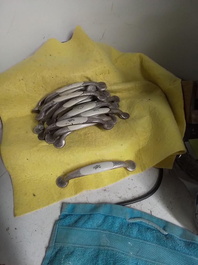 14920 ) 18  messing handgrepen met porseleinen inzetstuk, Ophalen of Verzenden