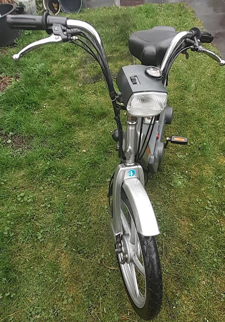 vespa piaggio ciao  2006, Fietsen en Brommers, Brommers | Vespa, Zo goed als nieuw, Ciao, Maximaal 25 km/u, Ophalen