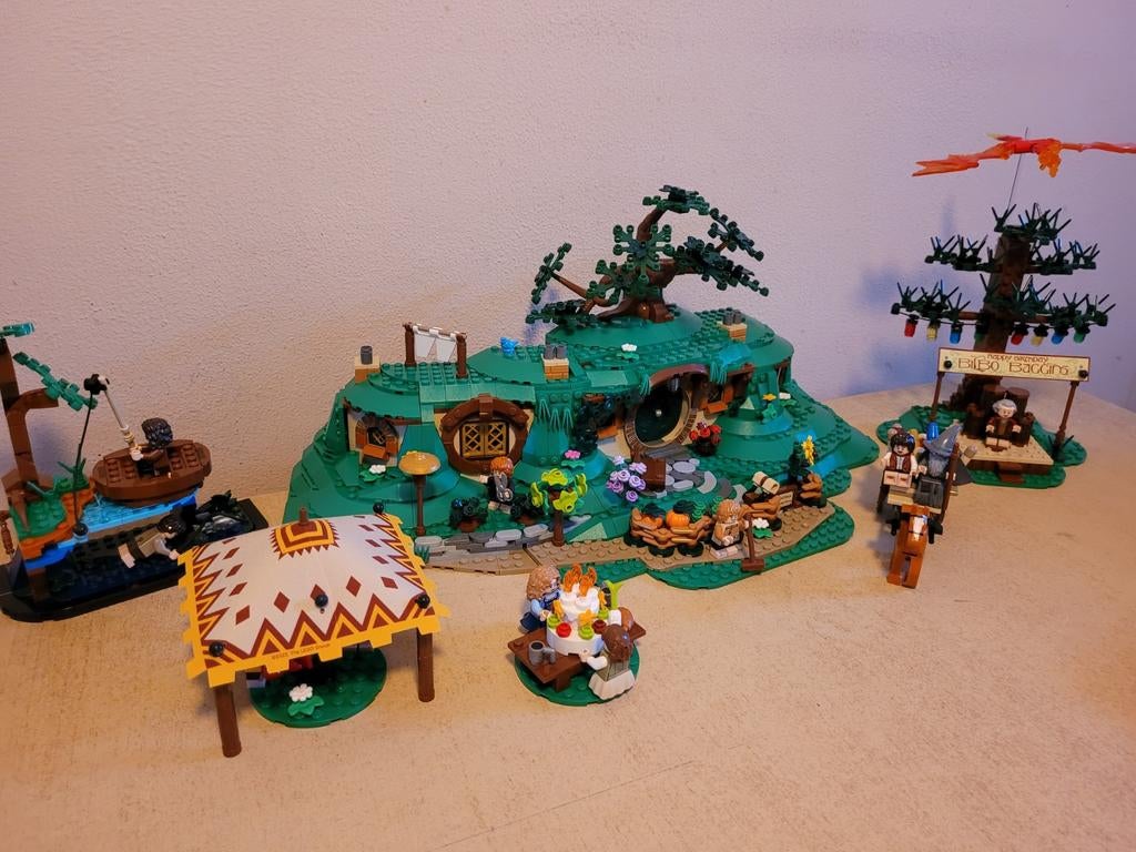 Lego The Shire 10354 + 40761, Lego, Ophalen of Verzenden, Zo goed als nieuw, Compleet