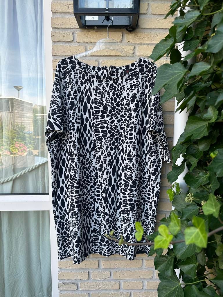 Penn & Ink N.Y. jurk |  panterprint zwart wit | maat 40, Maat 38/40 (M), Zwart, Ophalen of Verzenden, Gedragen