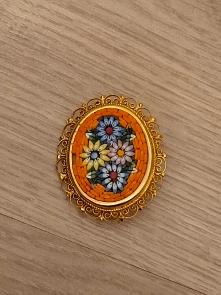 Antieke Italiaanse  micro mozaïek broche, Overige materialen, 4 tot 7 cm, Ophalen of Verzenden, Zo goed als nieuw