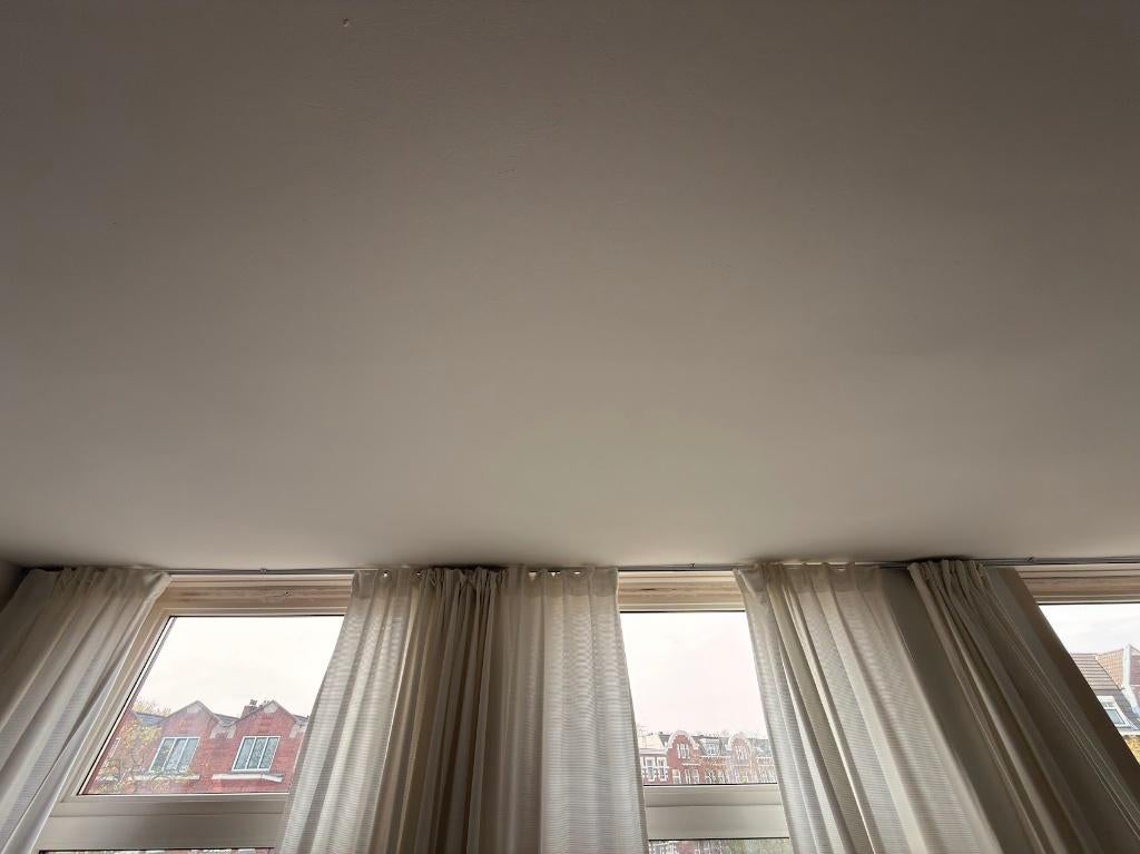 2x Uitschuifbare gordijnrail (3m tot 6m), Ophalen, Zo goed als nieuw, 200 cm of meer, Minder dan 100 cm