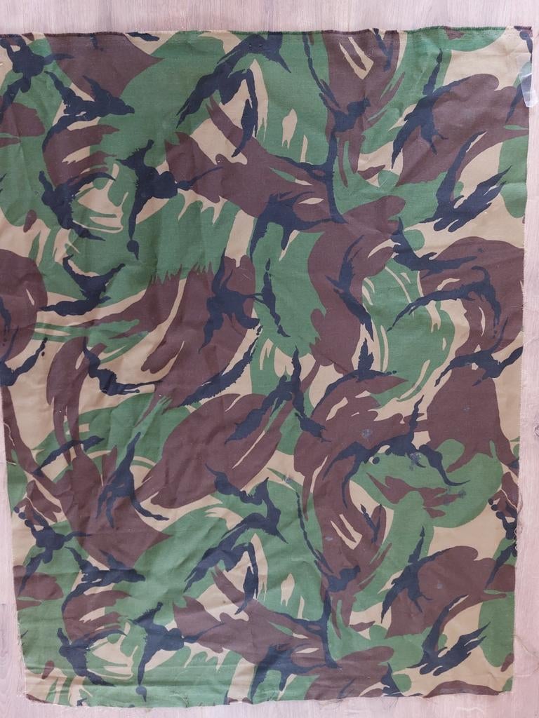 Nederlandse woodland camo stof voor achtergrond display, Ophalen of Verzenden, Landmacht, Nederland, Embleem of Badge
