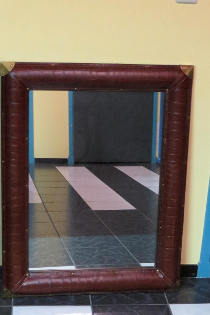 Bauer design spiegel met leren lijst, Huis en Inrichting, Woonaccessoires | Spiegels, Zo goed als nieuw, 75 tot 100 cm, Minder dan 100 cm