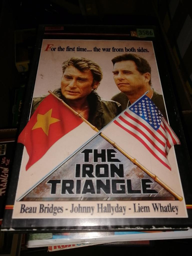 VHS ex-rental - The Iron Triangle, Vanaf 16 jaar, Ophalen of Verzenden, Gebruikt, Horror
