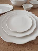 Servies gebroken wit, Huis en Inrichting, Ophalen of Verzenden, Gebruikt, Aardewerk, Bord(en)