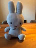 Grote Nijntje Miffy Knuffel - Grijs/Wit gesteept met kaartje, Ophalen of Verzenden, Nieuw, Konijn
