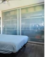 Glazen Schuifdeurkast, Huis en Inrichting, Ophalen, Gebruikt, 200 cm of meer, Met hangruimte