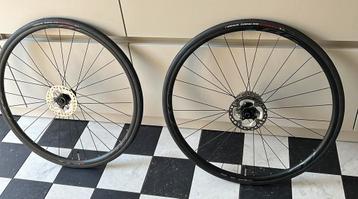 Shimano RS wielen racefiets disc met Ultegra casette. NIEUW! beschikbaar voor biedingen