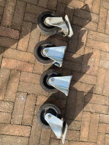 Blickle premium set van twee zwenkwielen en twee bokwielen beschikbaar voor biedingen