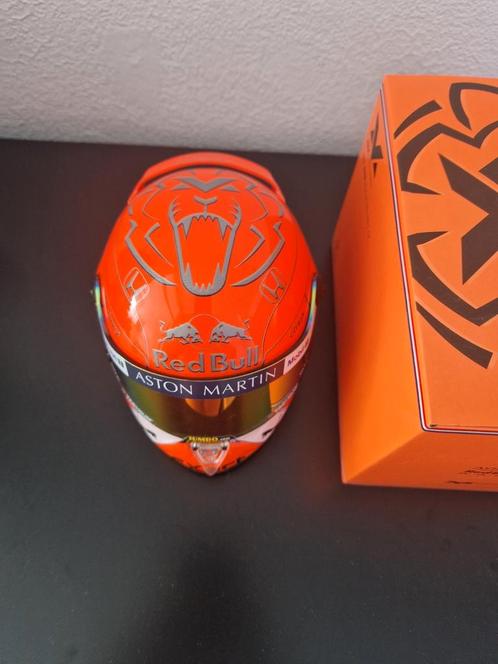 Max Verstappen helm schaalmodel 1:2 Belgie 2019., Verzamelen, Automerken, Motoren en Formule 1, Zo goed als nieuw, Formule 1, Ophalen