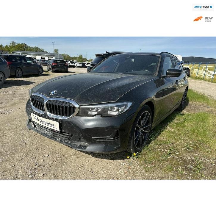 BMW 3-serie Touring 318d Pano 13900 netto Motor kapot! aut., Auto's, BMW, Bedrijf, Te koop, 3-Serie, ABS, Achteruitrijcamera, Airbags