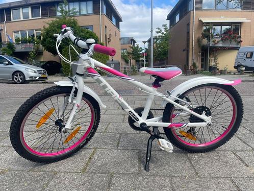Cube 20 inch meisjes fiets, Fietsen en Brommers, Fietsen | Meisjes, Gebruikt, 20 inch, Handrem, Versnellingen, Ophalen