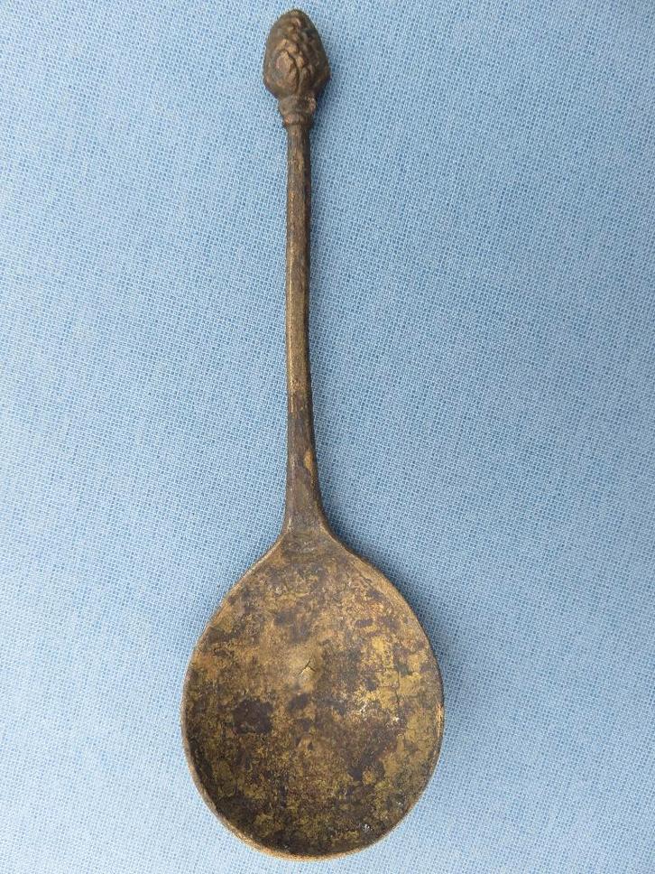 Druiventros lepel in koper - 16e eeuw - bodemvondst, Antiek en Kunst, Antiek | Koper en Brons, Koper, Ophalen of Verzenden