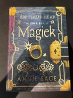 Septimus Heap -  Boek 1 - Magiek - Angie Sage, Boeken, Ophalen of Verzenden, Zo goed als nieuw, Angie Sage