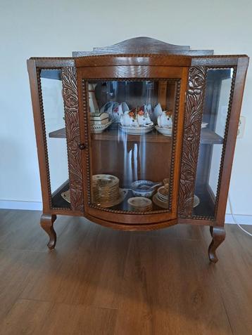 Antiek Theekastje met Glas beschikbaar voor biedingen