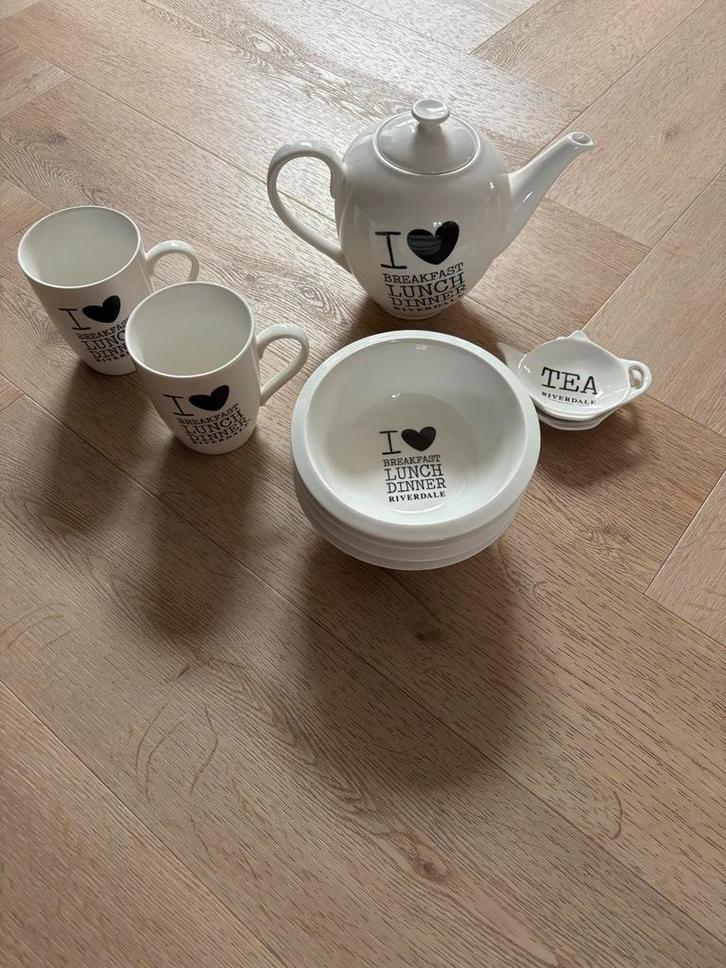 Riverdale Ontbijtset - Nieuw!, Huis en Inrichting, Keuken | Servies, Nieuw, Compleet servies, Overige stijlen, Keramiek, Ophalen of Verzenden