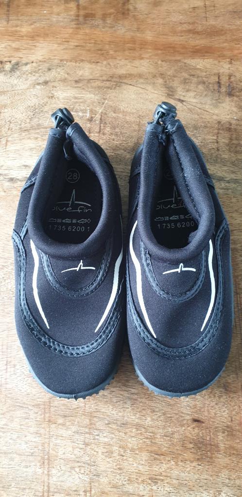 Z.g.a.n zwarte waterschoenen maat 28, 1x even aangehad, Kinderen en Baby's, Kinderkleding | Schoenen en Sokken, Jongen of Meisje