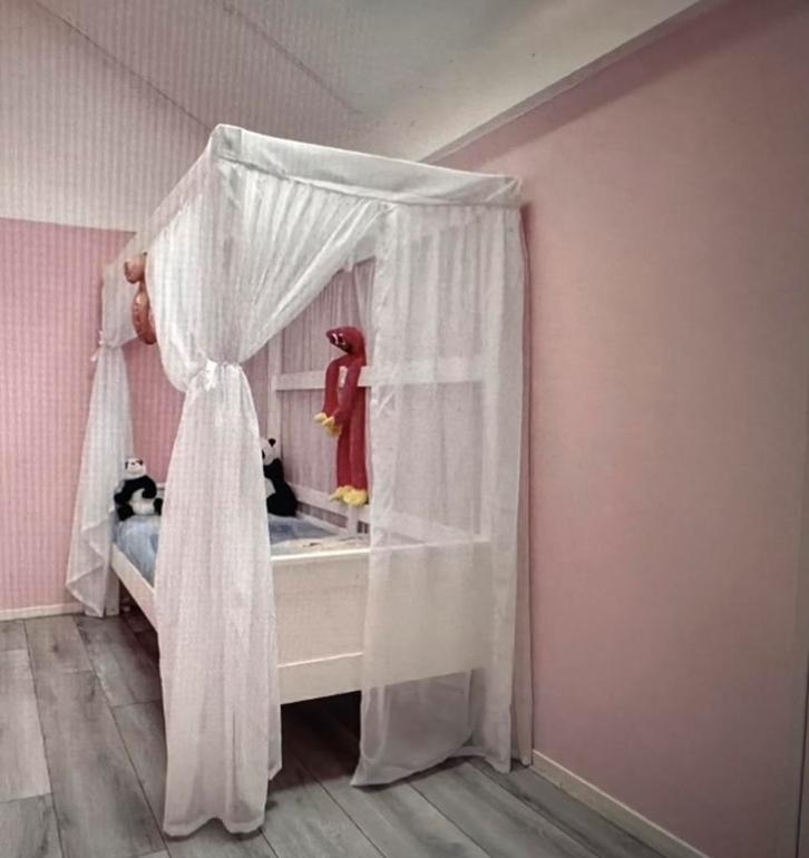 Mooi Hemelbed voor Meisjes, Kinderen en Baby's, Kinderkamer | Bedden, Zo goed als nieuw, 160 tot 180 cm, 70 tot 85 cm, Lattenbodem