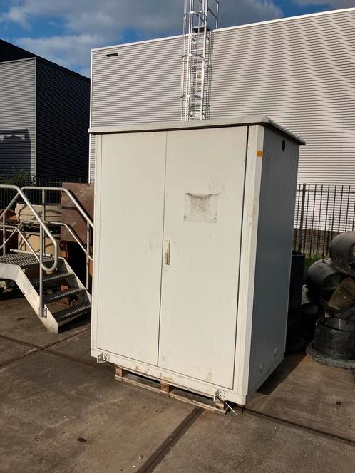 Grote Kunststof buiten installatie kast, Tuin en Terras, Bergingen en Tuinkasten, Gebruikt, Kunststof, Ophalen